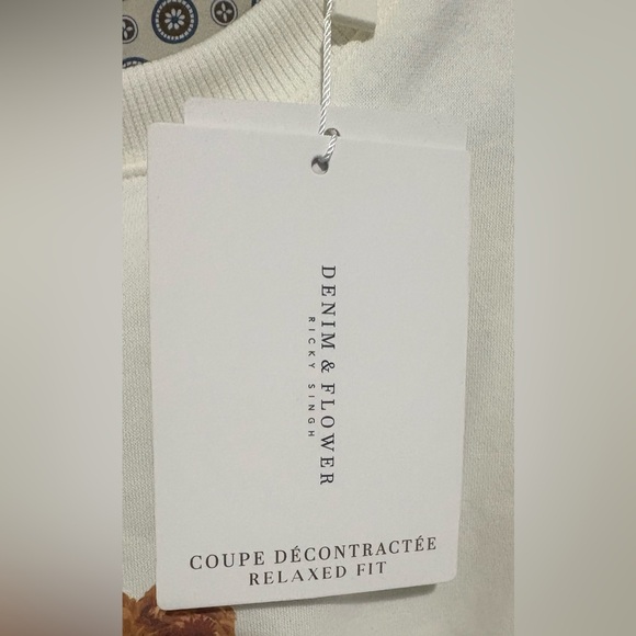 NWT Cream Crewneck Sweatshirt with Teddy Bear Graphic by Denim & Flower - Picture 7 of 7